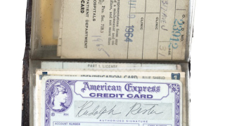 Illustration for article titled A Man Finds His Lost Wallet After 40 Years